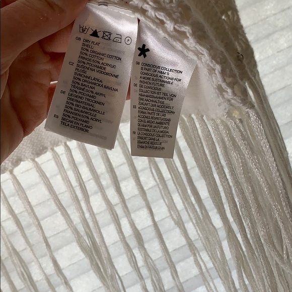 White crochet vest with fringe - Picture 6 of 7